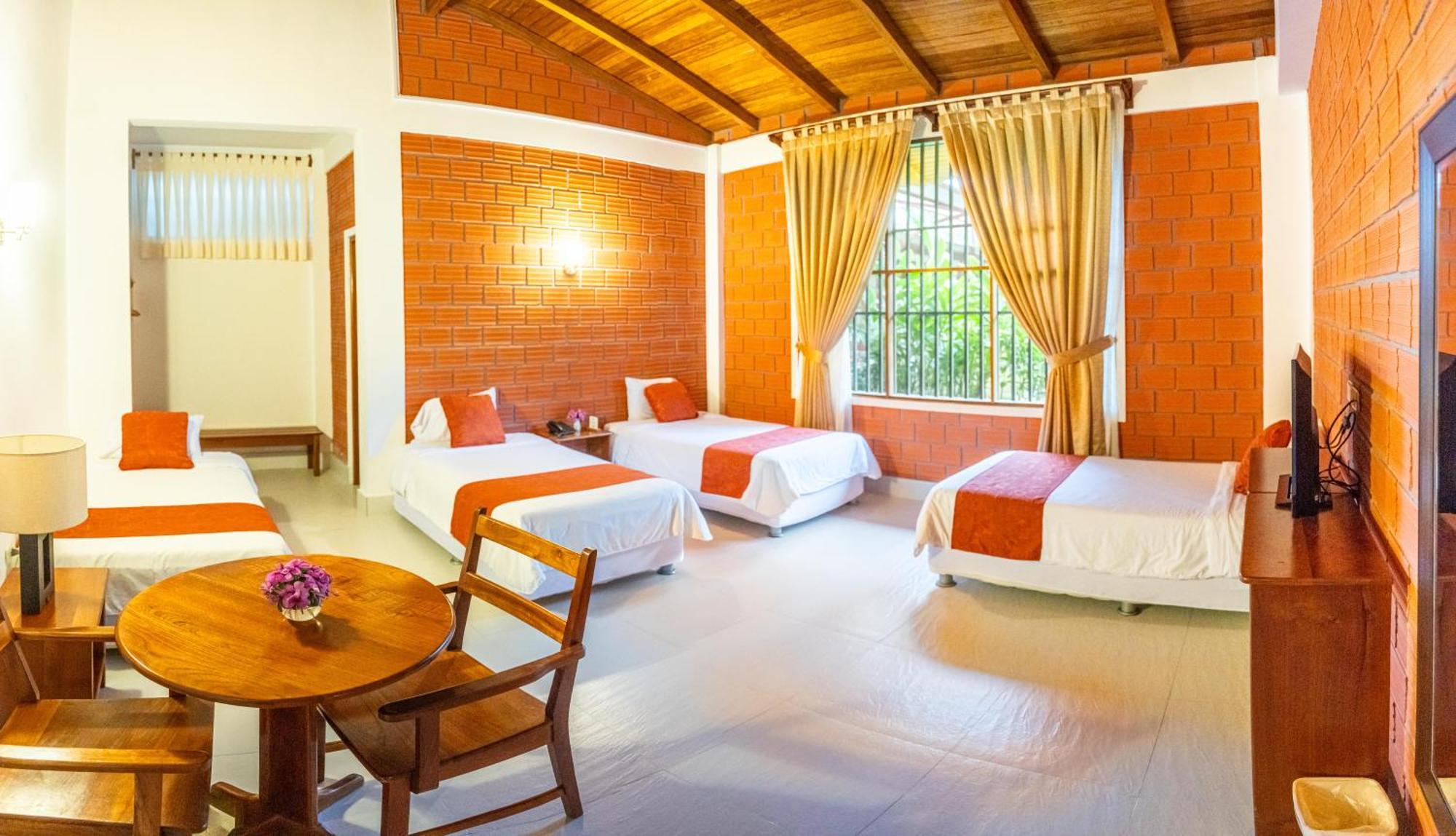 Altavista Casahotel - Asociado Casa Andina Moyobamba Ngoại thất bức ảnh