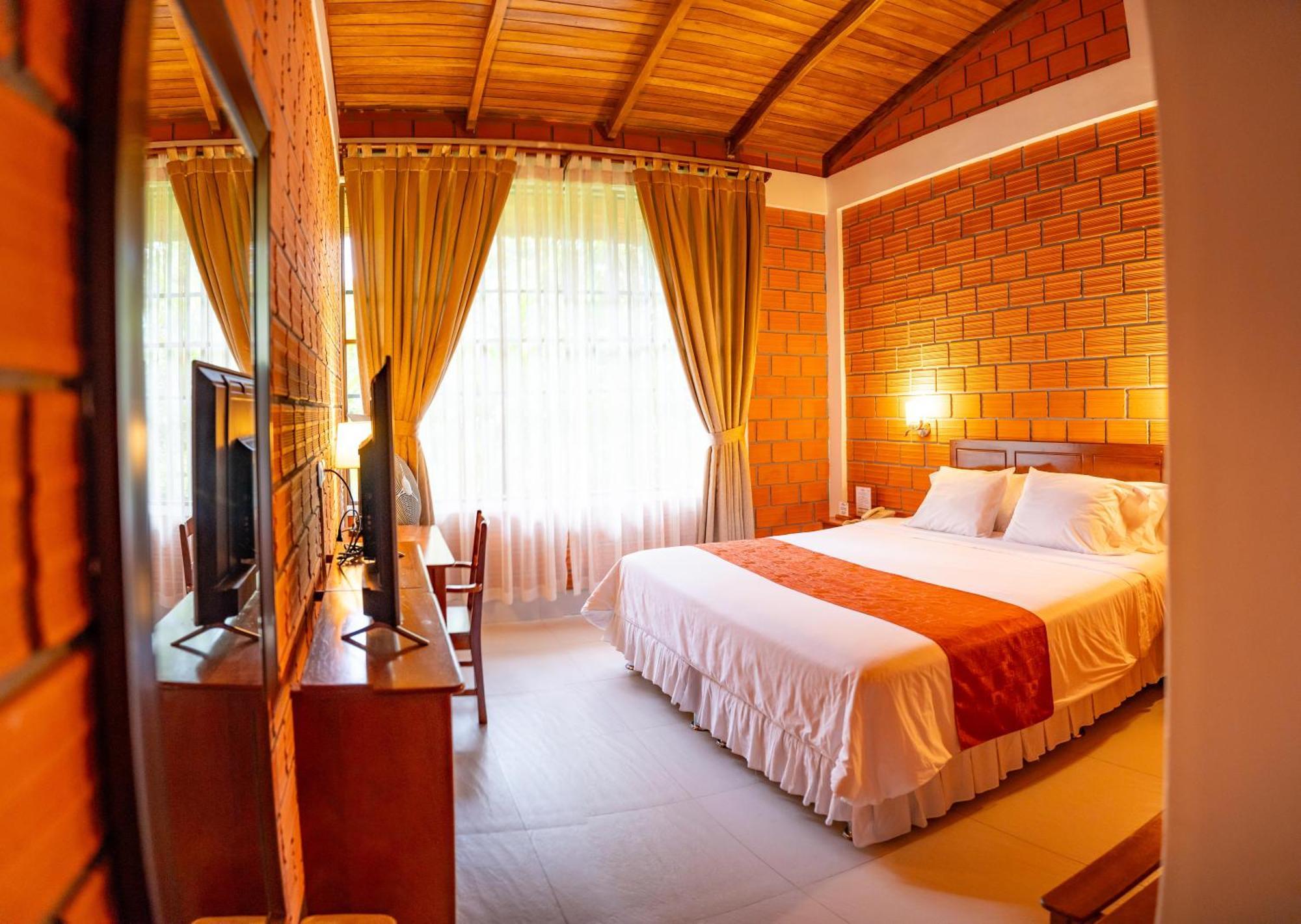 Altavista Casahotel - Asociado Casa Andina Moyobamba Ngoại thất bức ảnh